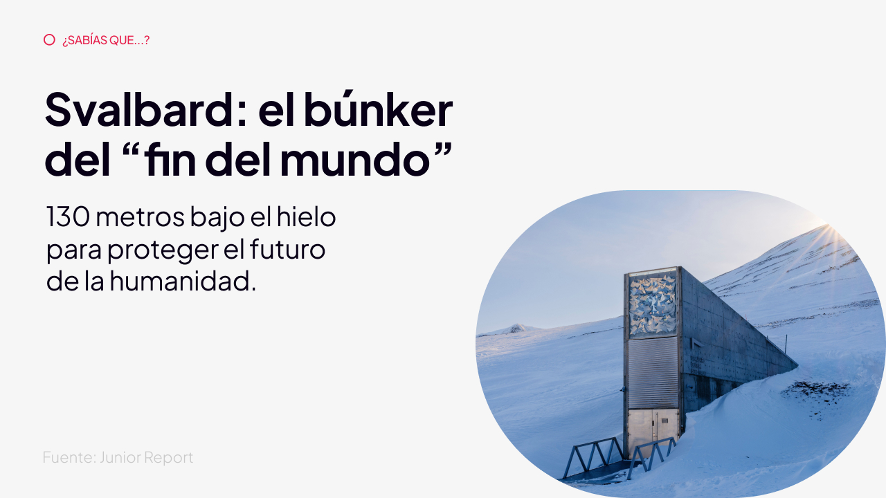Entrada de la Bóveda Global de Semillas de Svalbard excavada en una montaña del Ártico